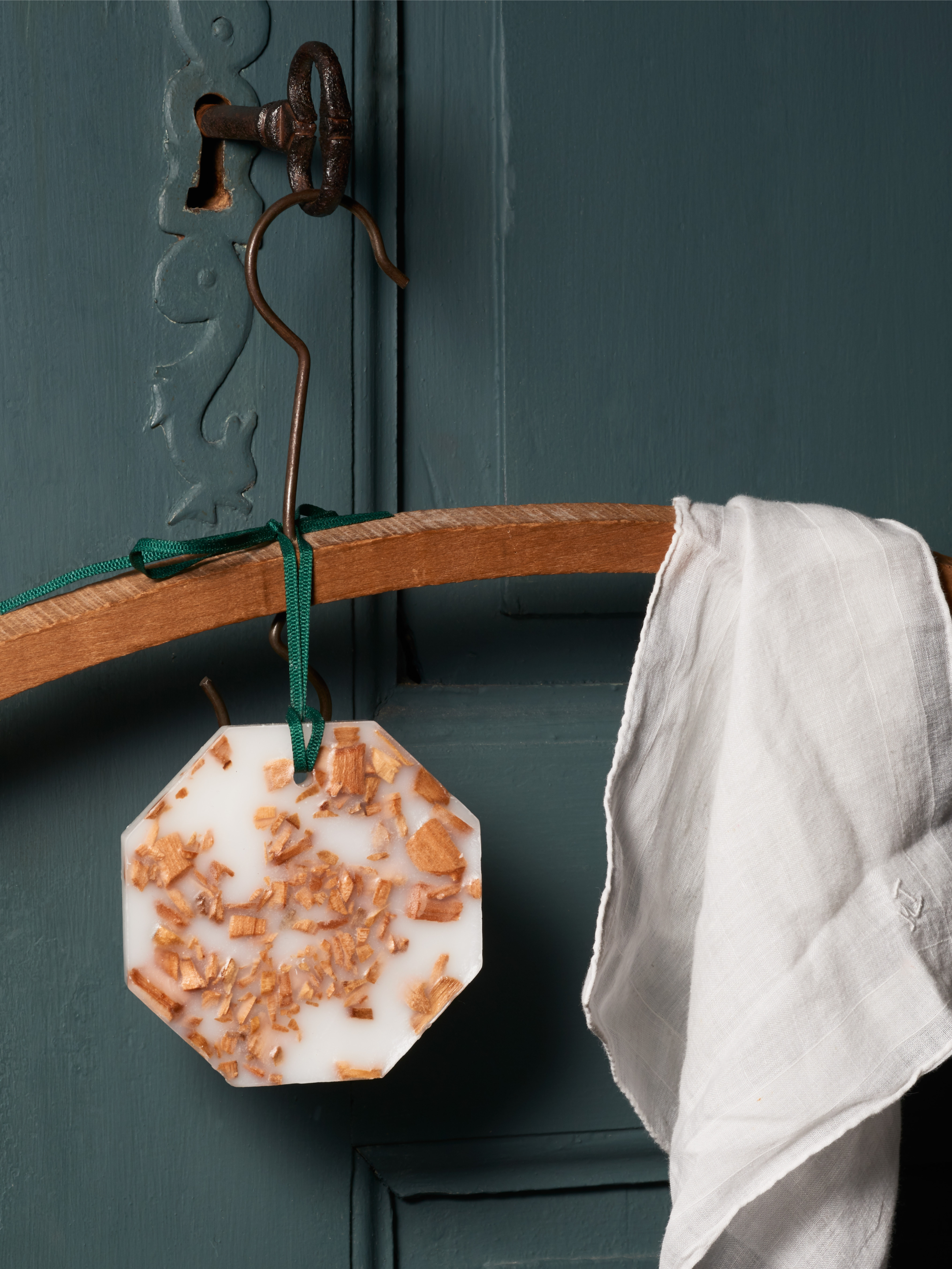 Cedar Scented Botanical Palets